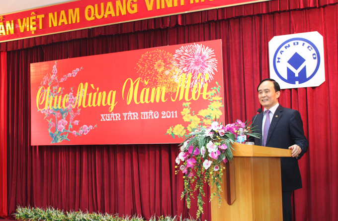 Lãnh đạo Tổng Công ty phát biểu gặp mặt CBCNV đầu năm 2011